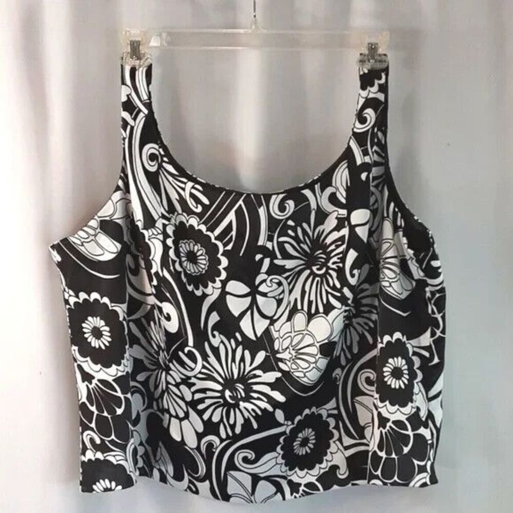 Sandra Darren size 24W black white floral top *